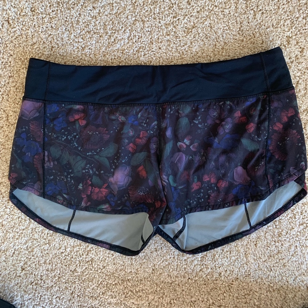 Lululemon shorts size 10